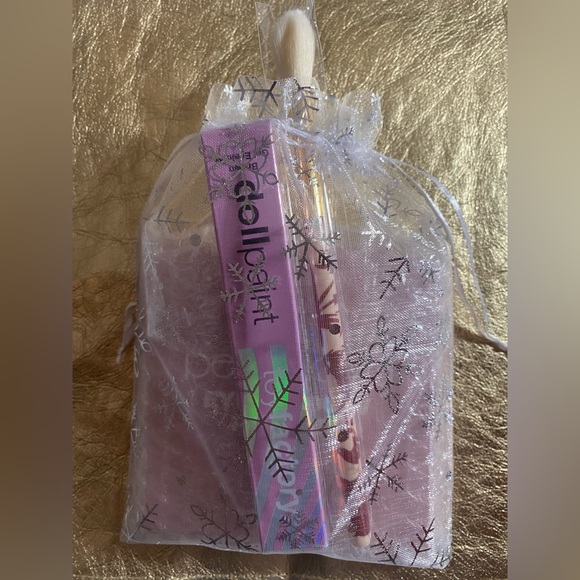 Makeup Bundle Perfect for Gifting. Work wife, Secret Santa, Stocking Stuffers - Picture 2 of 7